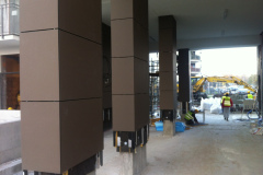 hochtief-equitone-installation-pillars